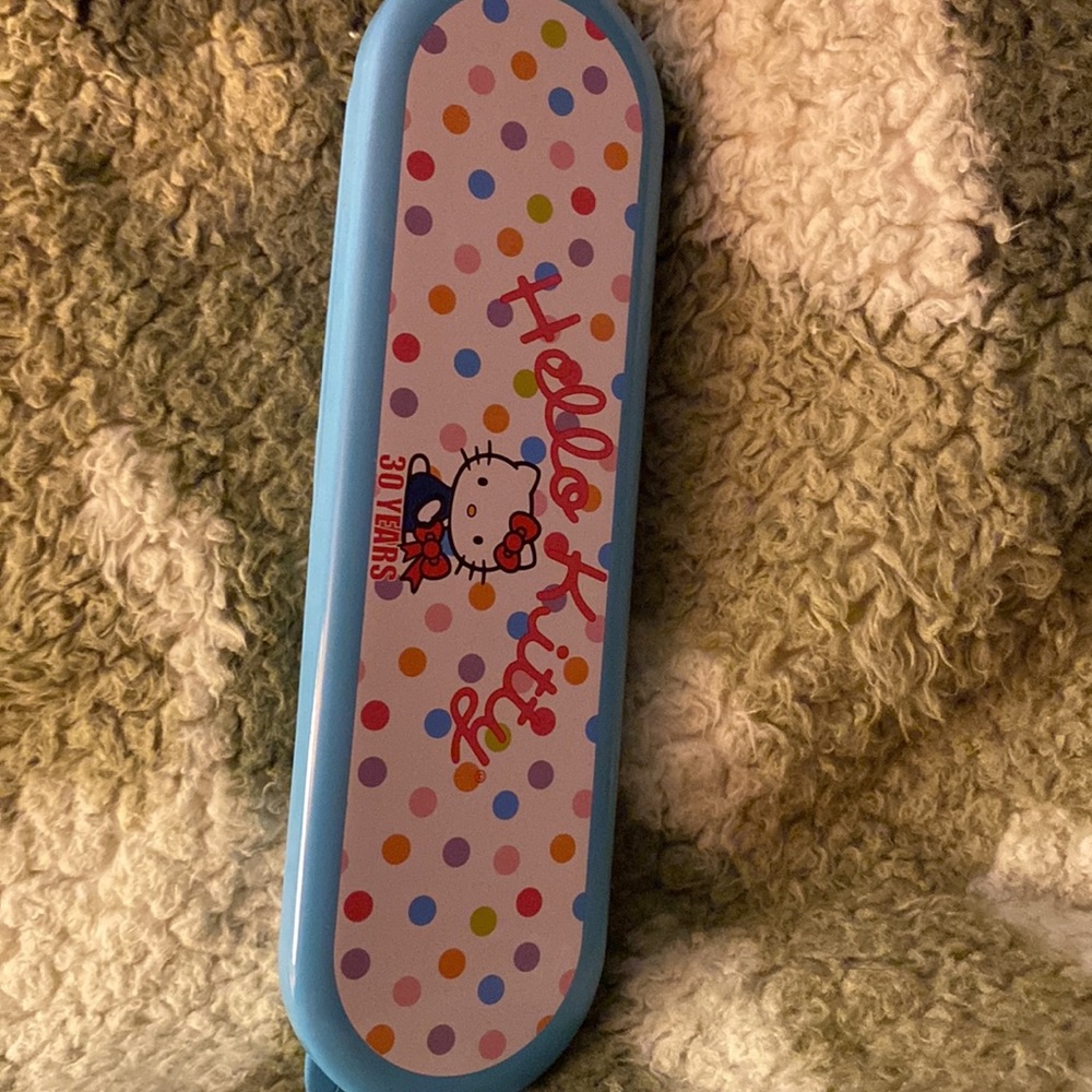 Hello Kitty Commemorative Watch - Picture 10 of 12